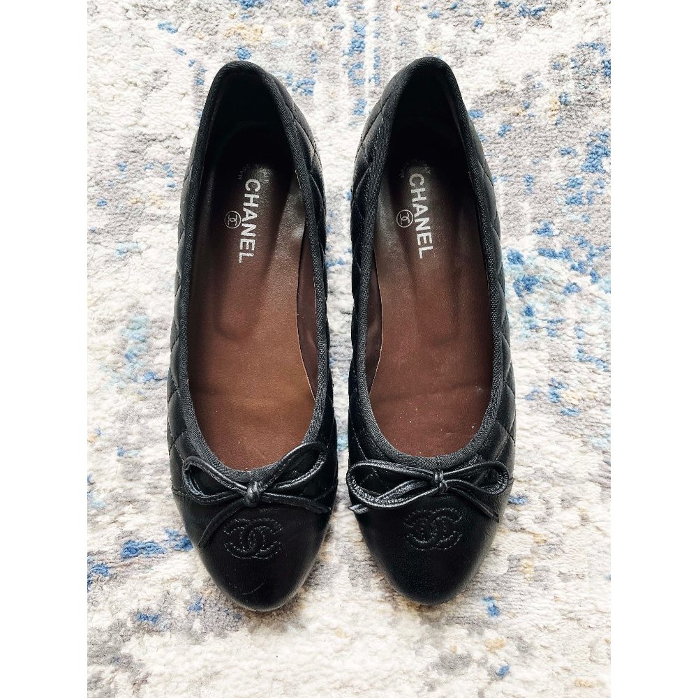 Chanel Quilted Black Ballet CC Logo Flats Size 9